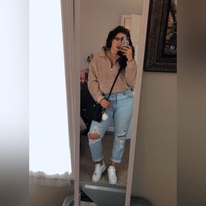 MEET YOUR POSHER, SCARLETT